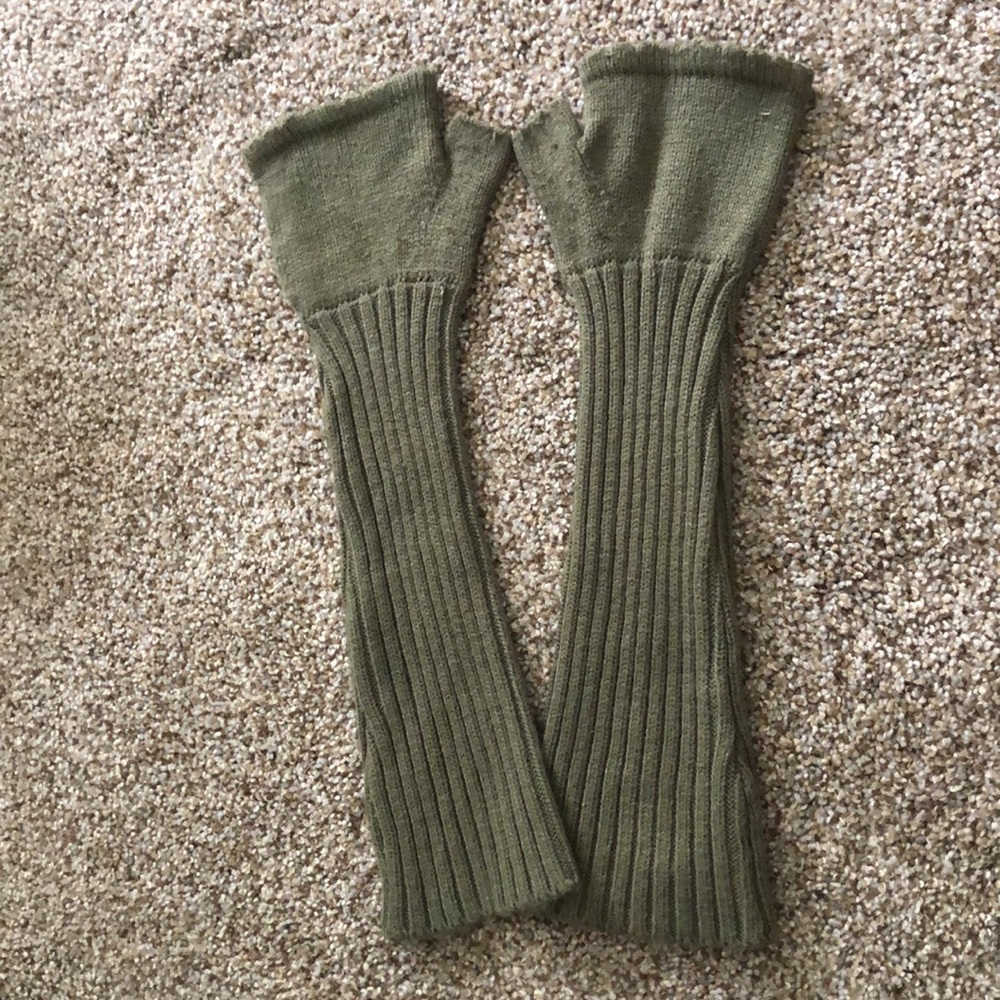 Fingerless gloves